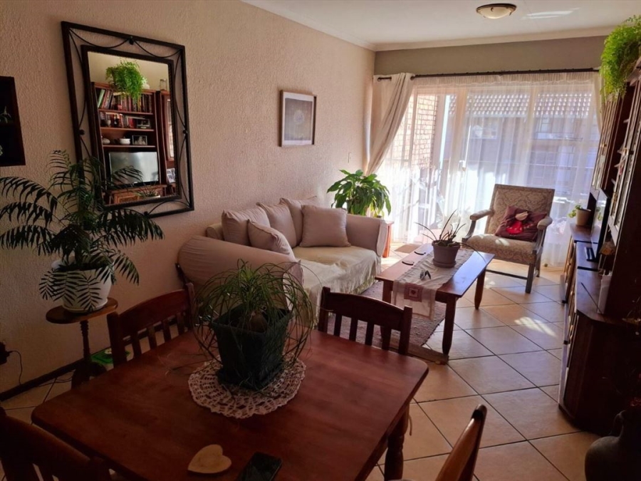 2 Bedroom Property for Sale in Ravenswood Gauteng