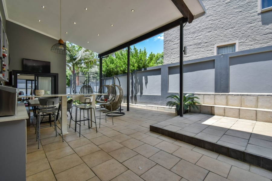 5 Bedroom Property for Sale in Olympus AH Gauteng