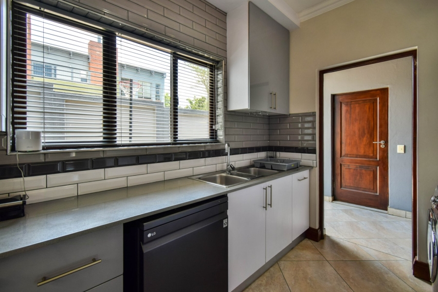 5 Bedroom Property for Sale in Olympus AH Gauteng