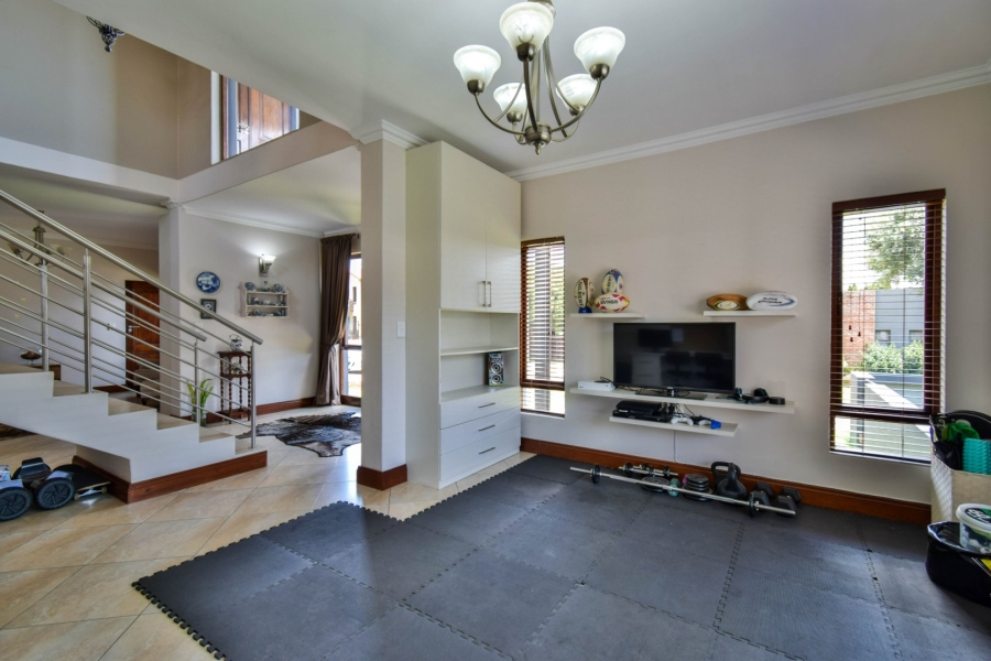 5 Bedroom Property for Sale in Olympus AH Gauteng