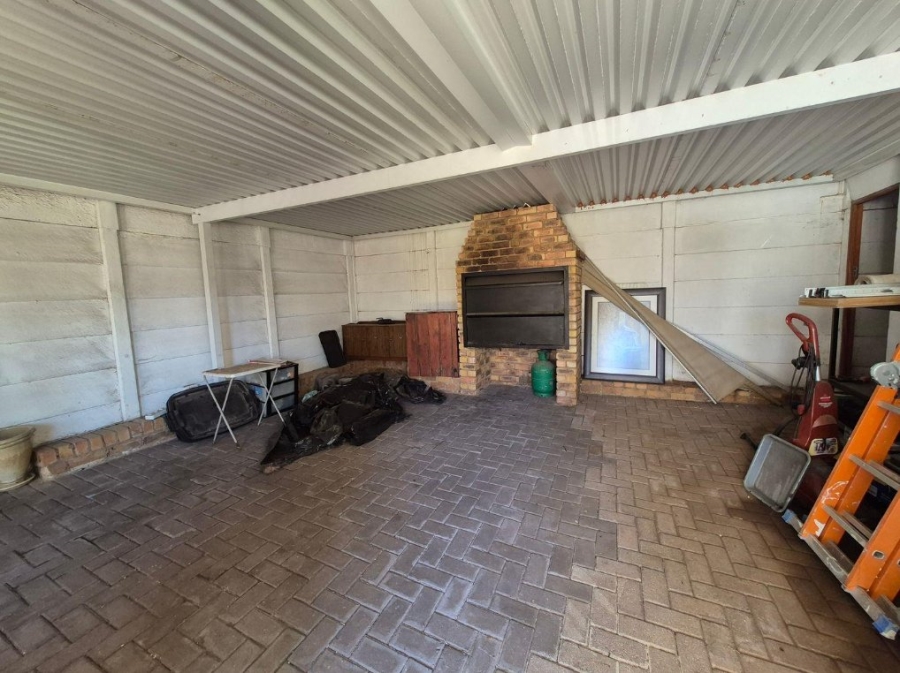 3 Bedroom Property for Sale in Wannenburghoogte Gauteng