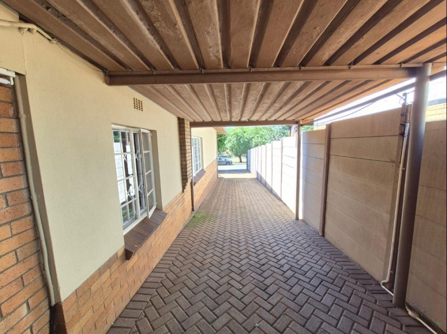 3 Bedroom Property for Sale in Wannenburghoogte Gauteng