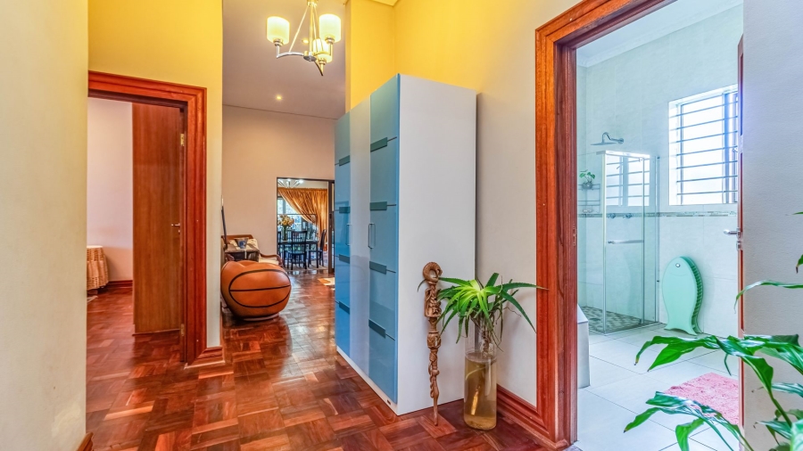 5 Bedroom Property for Sale in South Kensington Gauteng