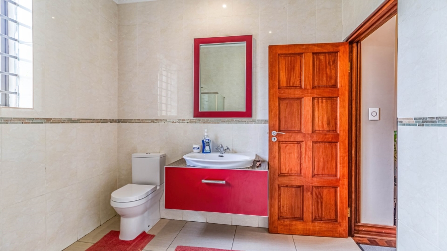 5 Bedroom Property for Sale in South Kensington Gauteng