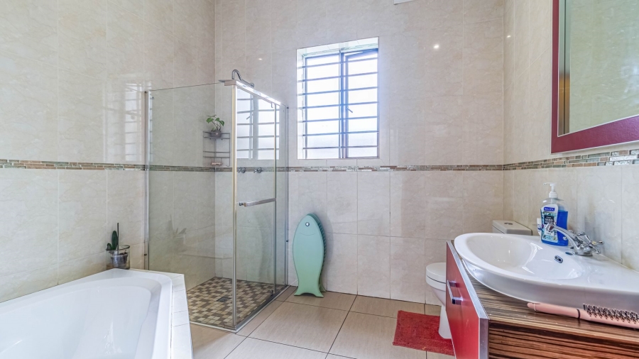 5 Bedroom Property for Sale in South Kensington Gauteng