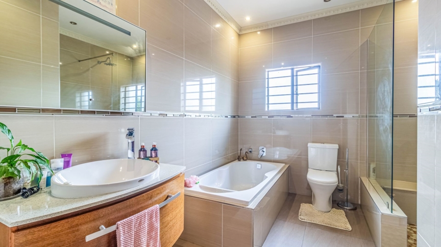 5 Bedroom Property for Sale in South Kensington Gauteng