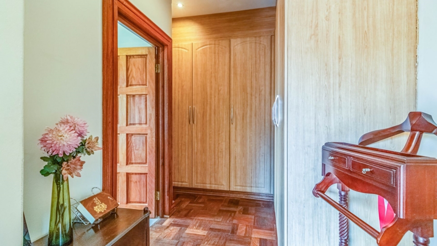 5 Bedroom Property for Sale in South Kensington Gauteng