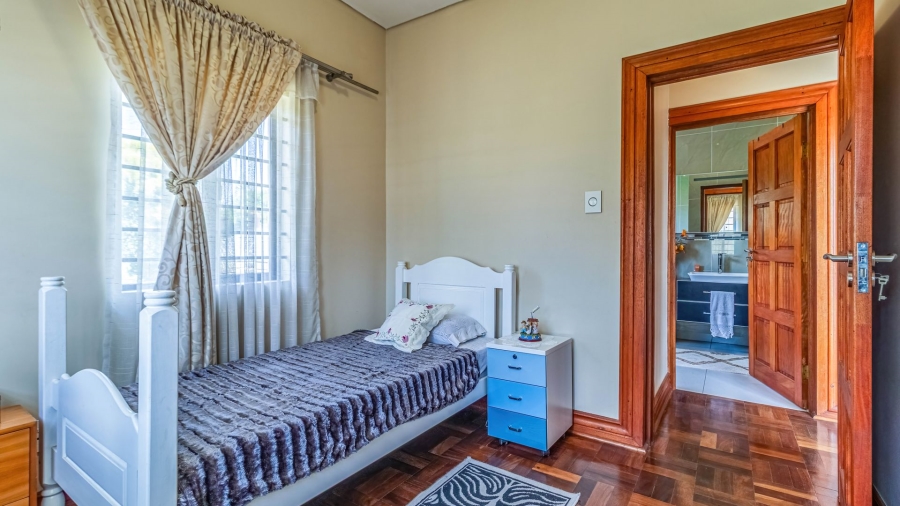 5 Bedroom Property for Sale in South Kensington Gauteng