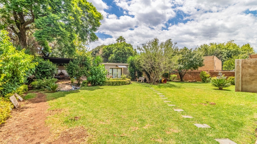 5 Bedroom Property for Sale in South Kensington Gauteng