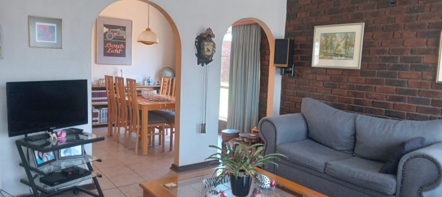 4 Bedroom Property for Sale in Ridgeway Gauteng