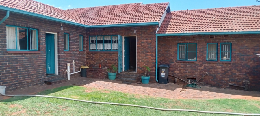 4 Bedroom Property for Sale in Ridgeway Gauteng