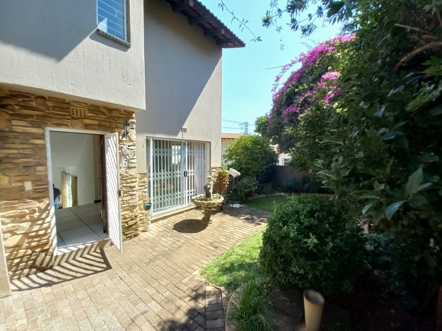 3 Bedroom Property for Sale in Sunnyrock Gauteng