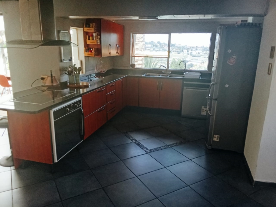 4 Bedroom Property for Sale in Oakdene Gauteng