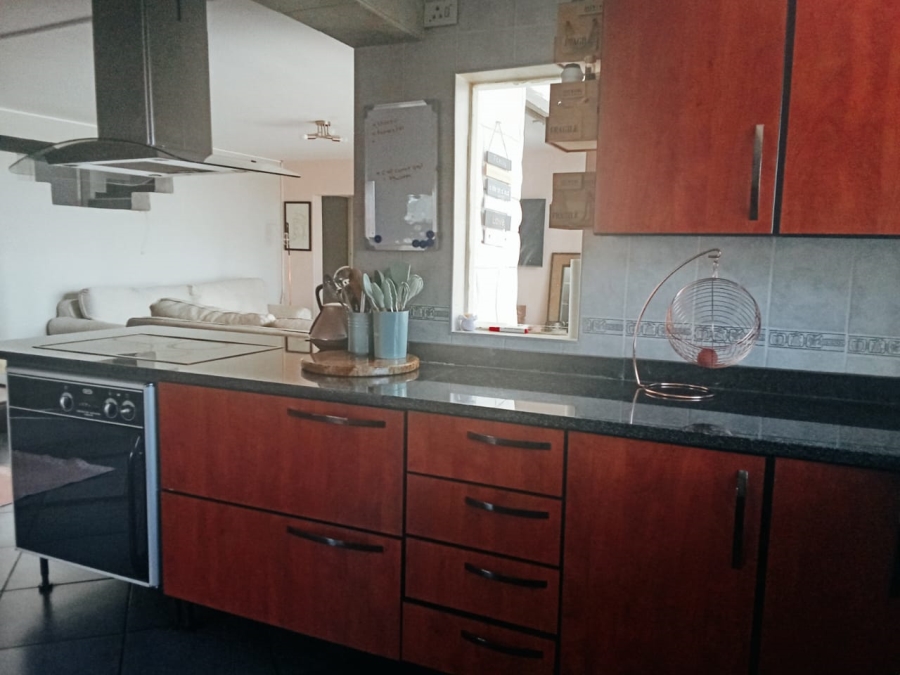 4 Bedroom Property for Sale in Oakdene Gauteng