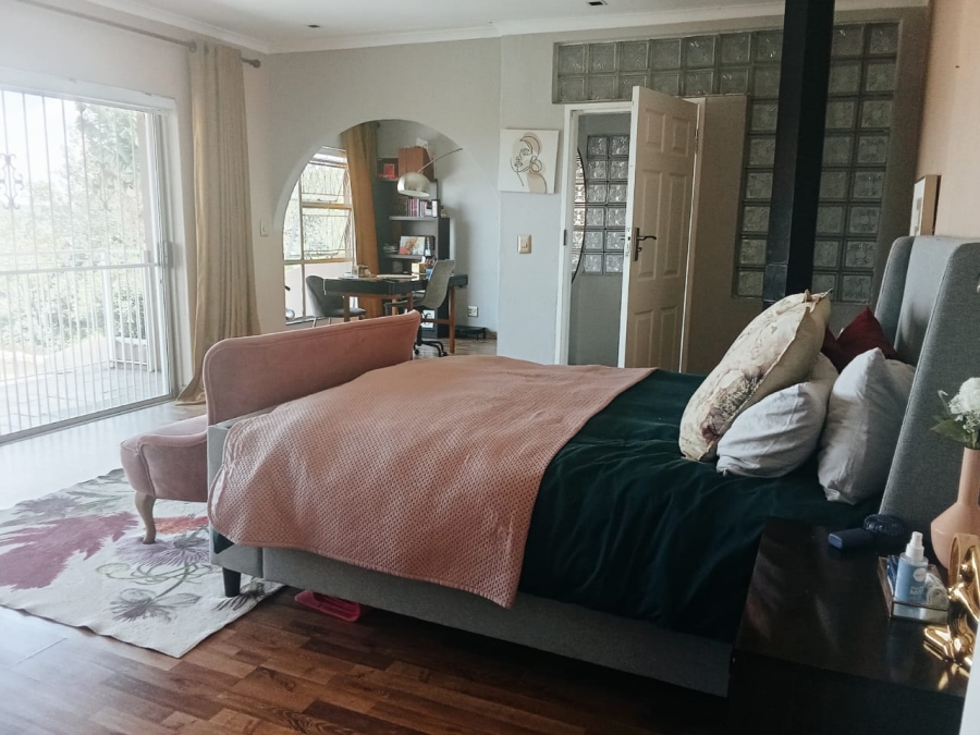 4 Bedroom Property for Sale in Oakdene Gauteng