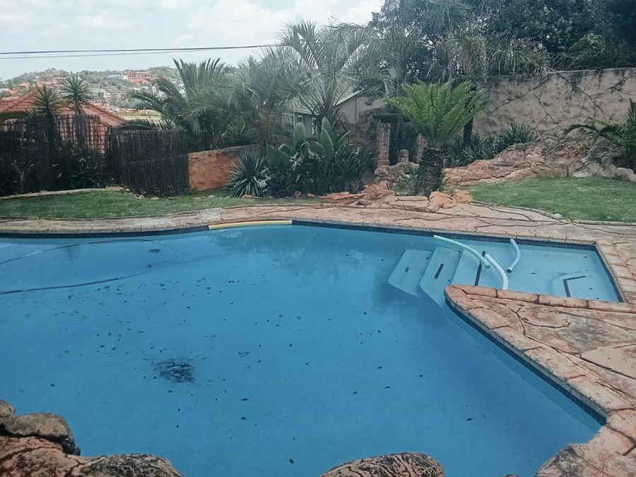 4 Bedroom Property for Sale in Oakdene Gauteng