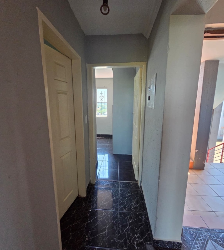 To Let 2 Bedroom Property for Rent in Ridgeway Gauteng