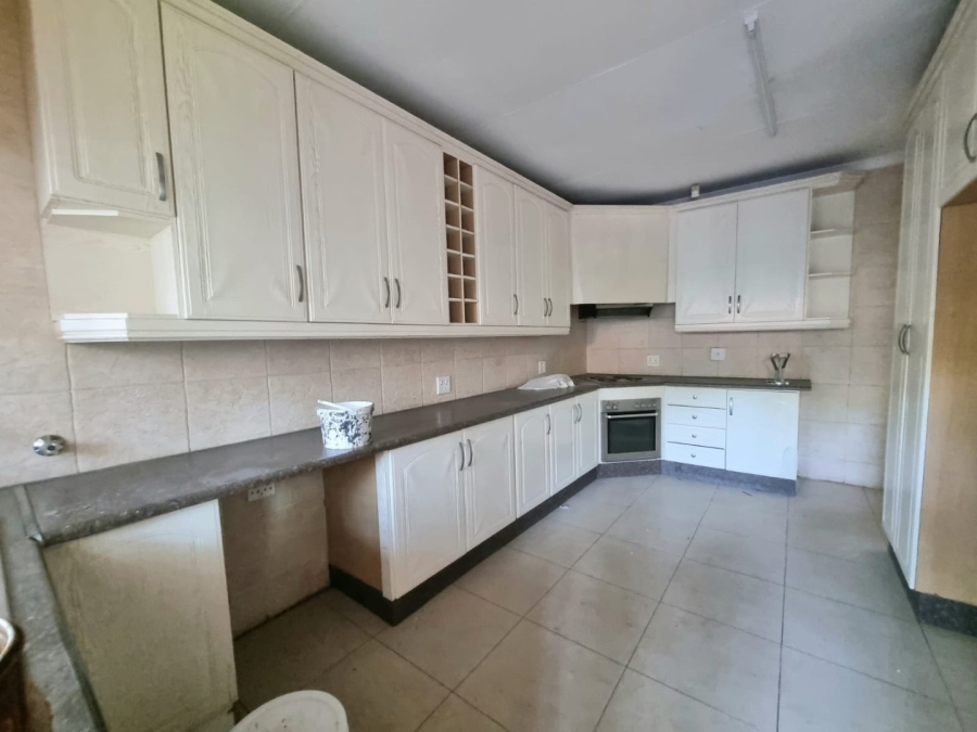 To Let 4 Bedroom Property for Rent in Saxonwold Gauteng