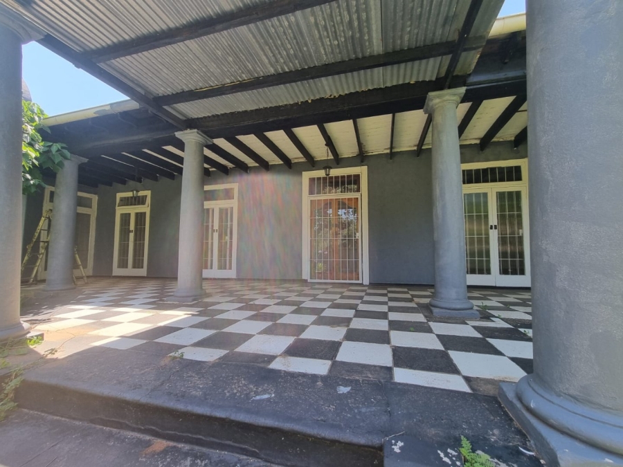 To Let 4 Bedroom Property for Rent in Saxonwold Gauteng