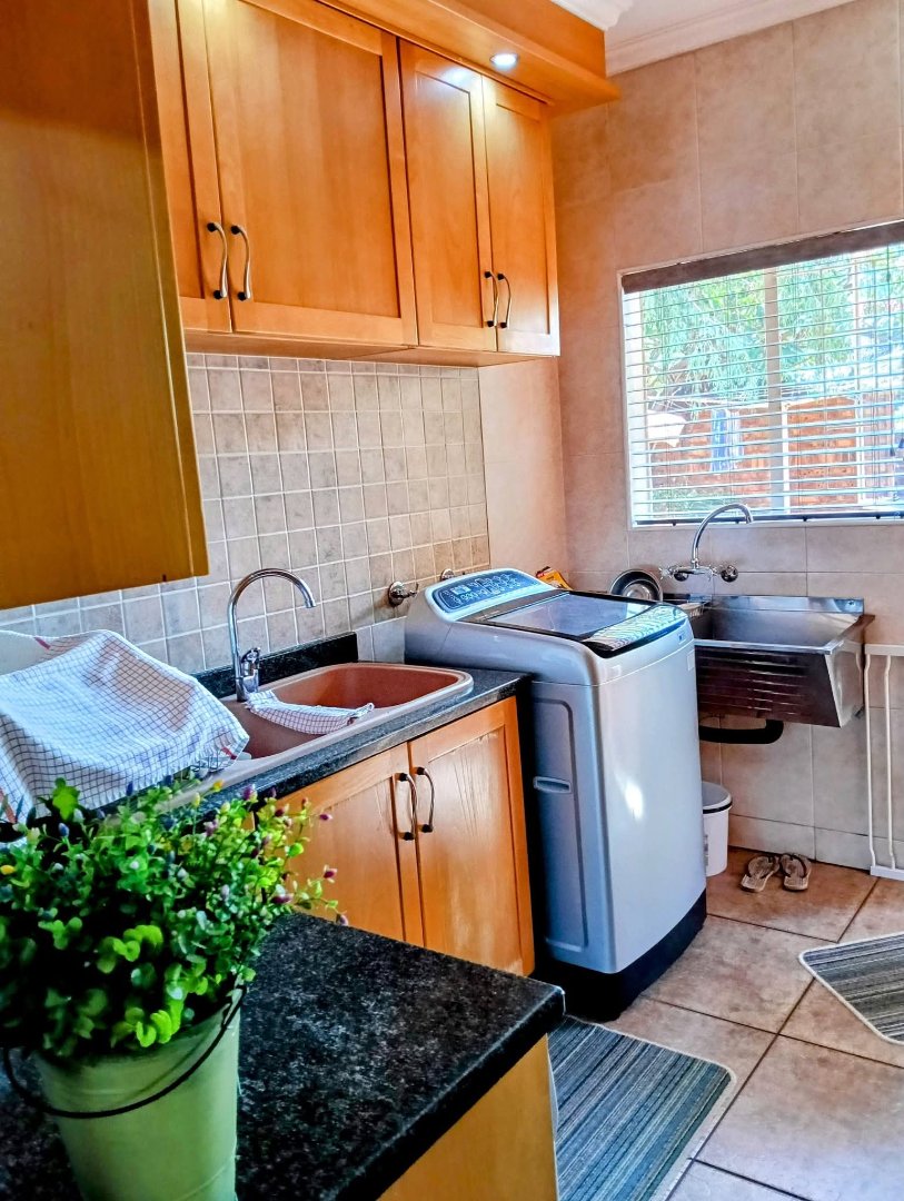  Bedroom Property for Sale in Eldoraigne Gauteng