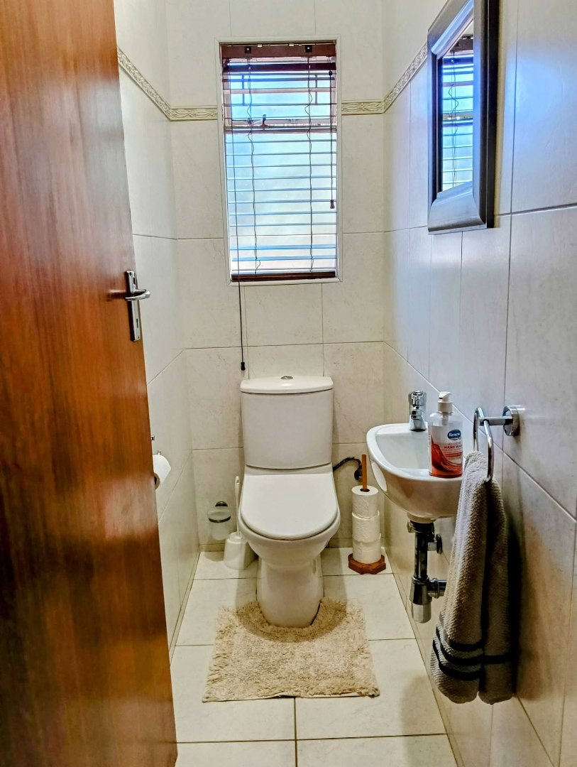  Bedroom Property for Sale in Eldoraigne Gauteng