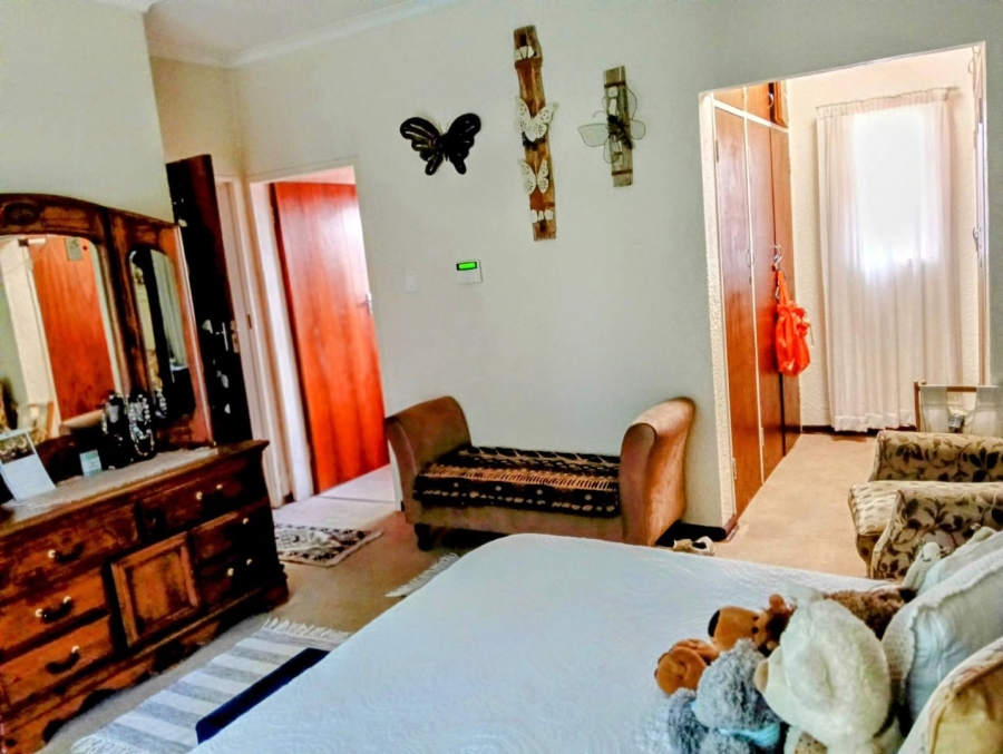  Bedroom Property for Sale in Eldoraigne Gauteng