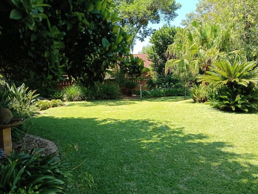  Bedroom Property for Sale in Eldoraigne Gauteng