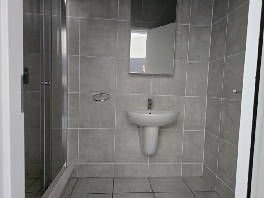 1 Bedroom Property for Sale in Lilianton Gauteng