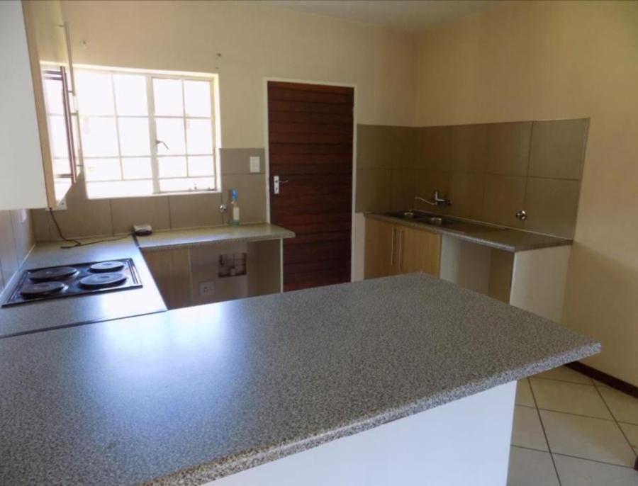 2 Bedroom Property for Sale in Stone Ridge Gauteng
