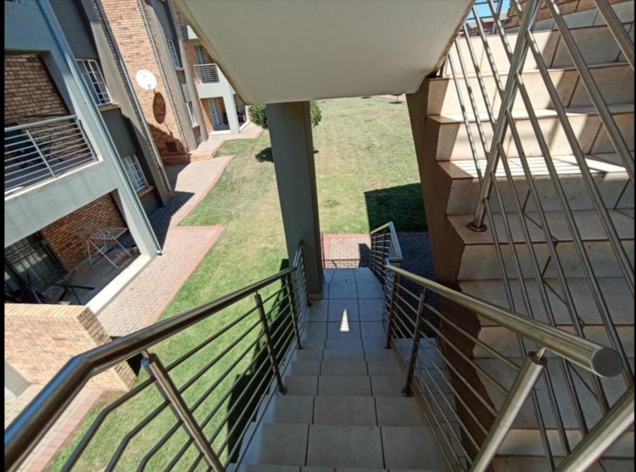 2 Bedroom Property for Sale in Stone Ridge Gauteng