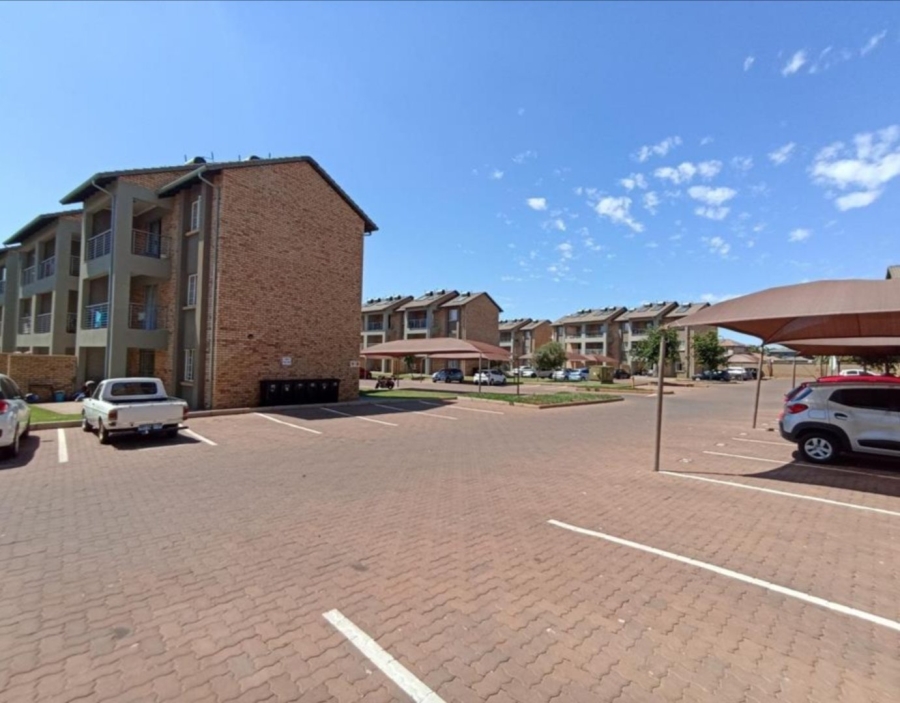 2 Bedroom Property for Sale in Stone Ridge Gauteng