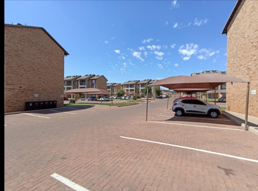 2 Bedroom Property for Sale in Stone Ridge Gauteng