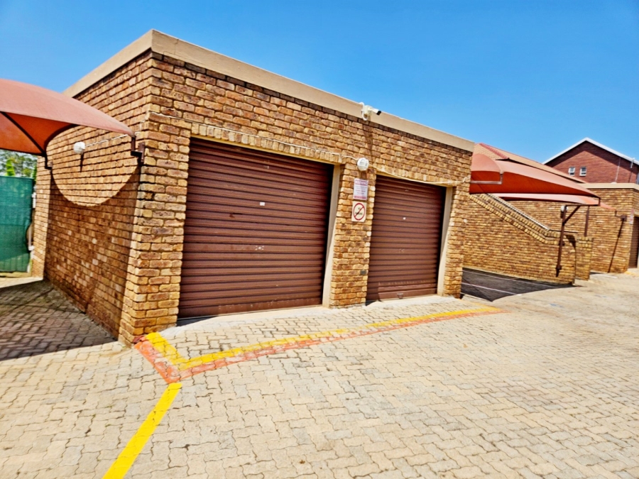 2 Bedroom Property for Sale in Birchleigh Gauteng