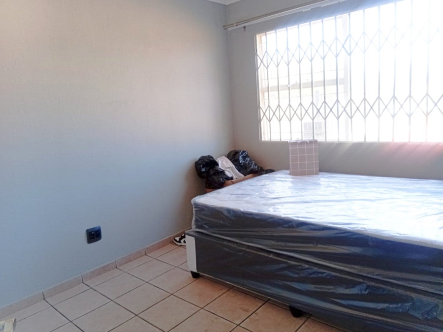 2 Bedroom Property for Sale in Vorna Valley Gauteng
