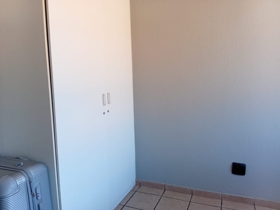 2 Bedroom Property for Sale in Vorna Valley Gauteng