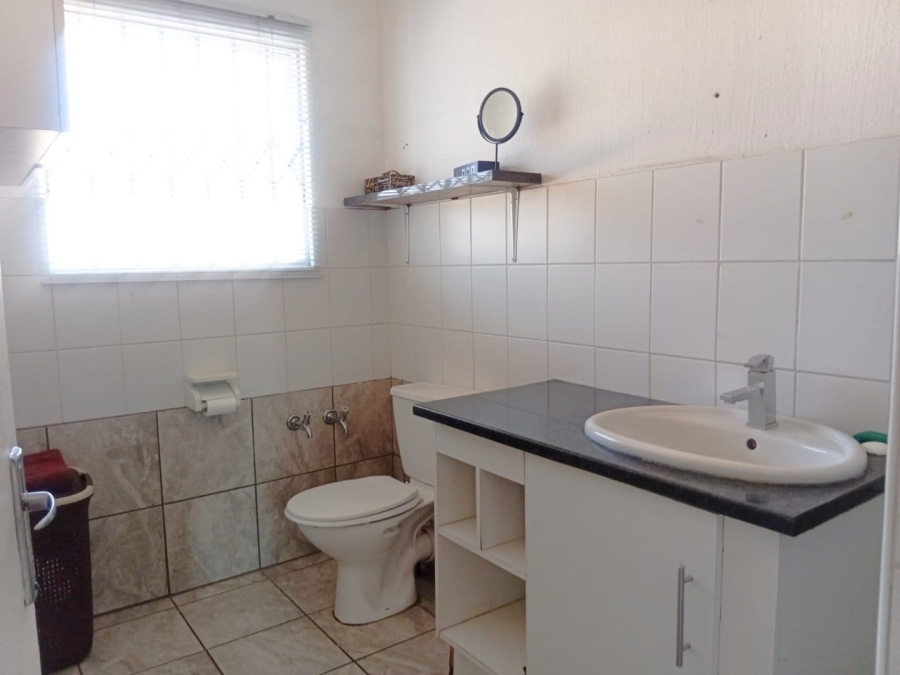 2 Bedroom Property for Sale in Vorna Valley Gauteng