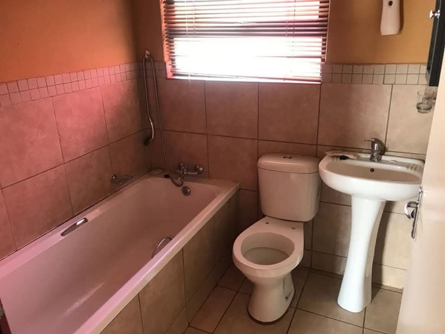 To Let 3 Bedroom Property for Rent in Amandasig Gauteng