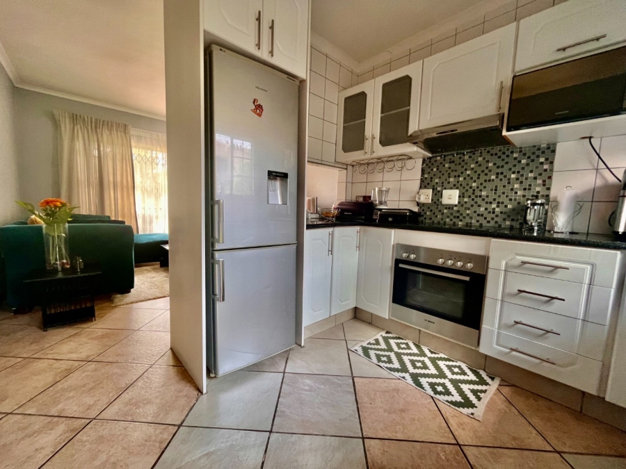 2 Bedroom Property for Sale in Wilgeheuwel Gauteng