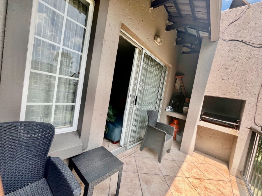 2 Bedroom Property for Sale in Wilgeheuwel Gauteng
