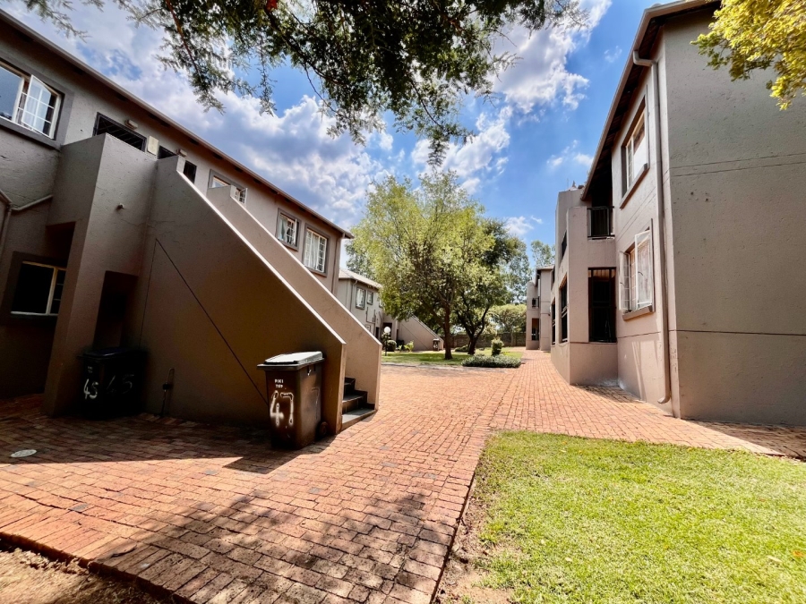 2 Bedroom Property for Sale in Wilgeheuwel Gauteng