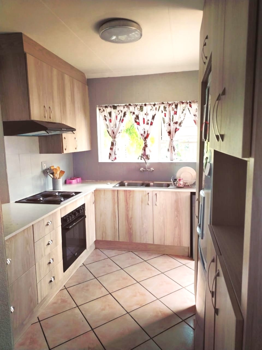 2 Bedroom Property for Sale in Helderkruin Gauteng