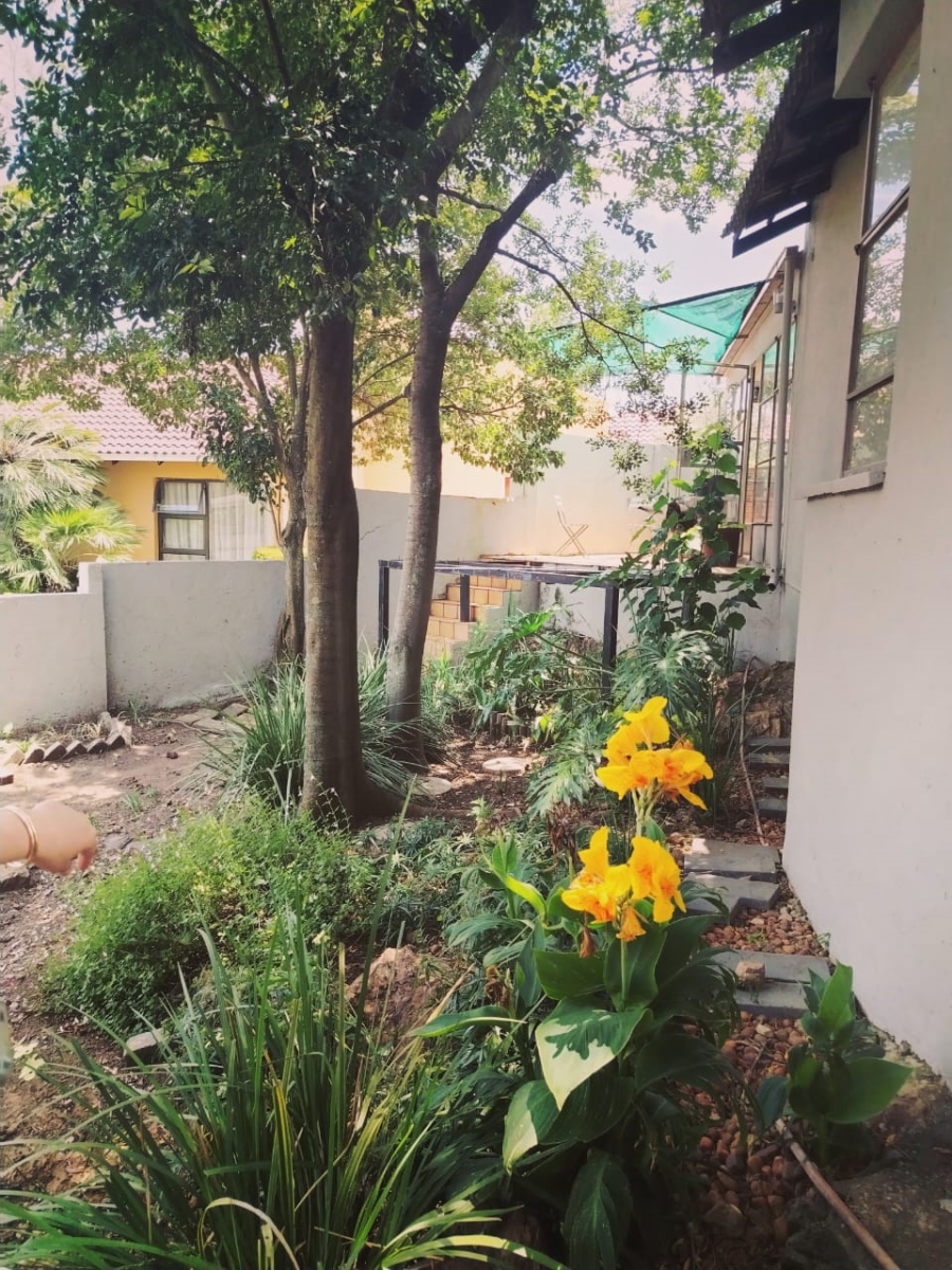 2 Bedroom Property for Sale in Helderkruin Gauteng