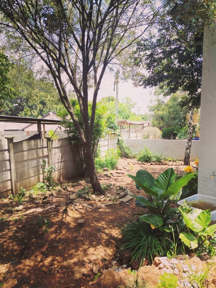 2 Bedroom Property for Sale in Helderkruin Gauteng