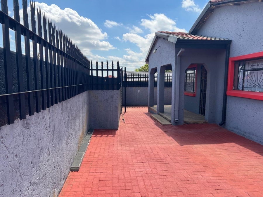 4 Bedroom Property for Sale in Soshanguve L Gauteng