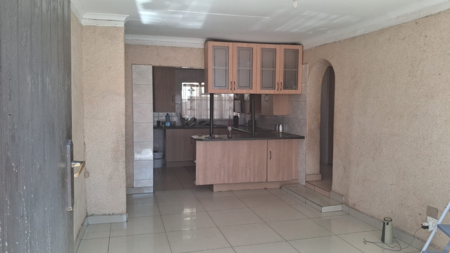 To Let 4 Bedroom Property for Rent in Soshanguve BB Gauteng