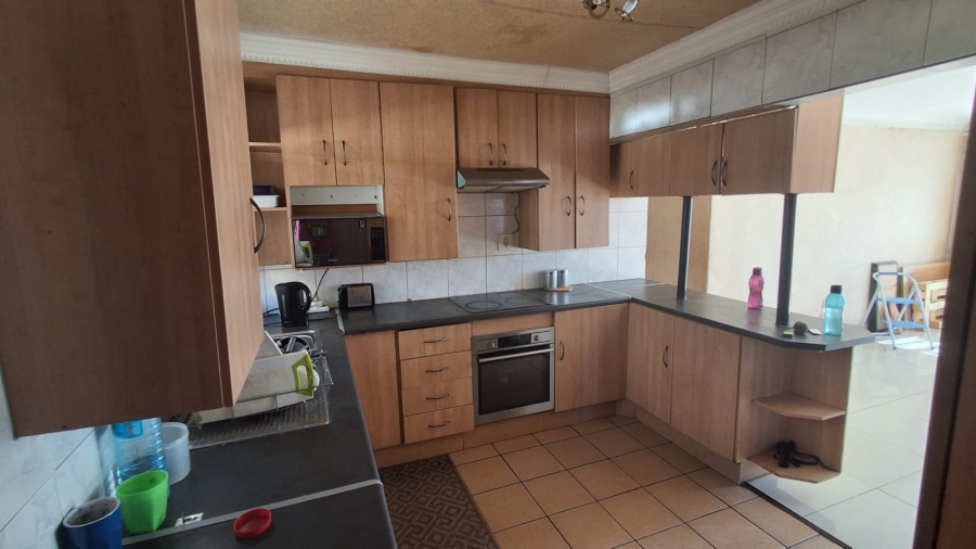 To Let 4 Bedroom Property for Rent in Soshanguve BB Gauteng