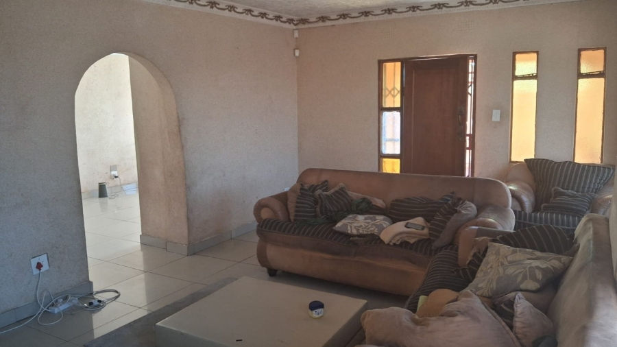 To Let 4 Bedroom Property for Rent in Soshanguve BB Gauteng