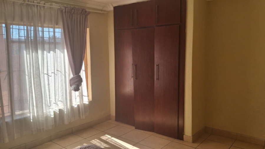 To Let 4 Bedroom Property for Rent in Soshanguve BB Gauteng