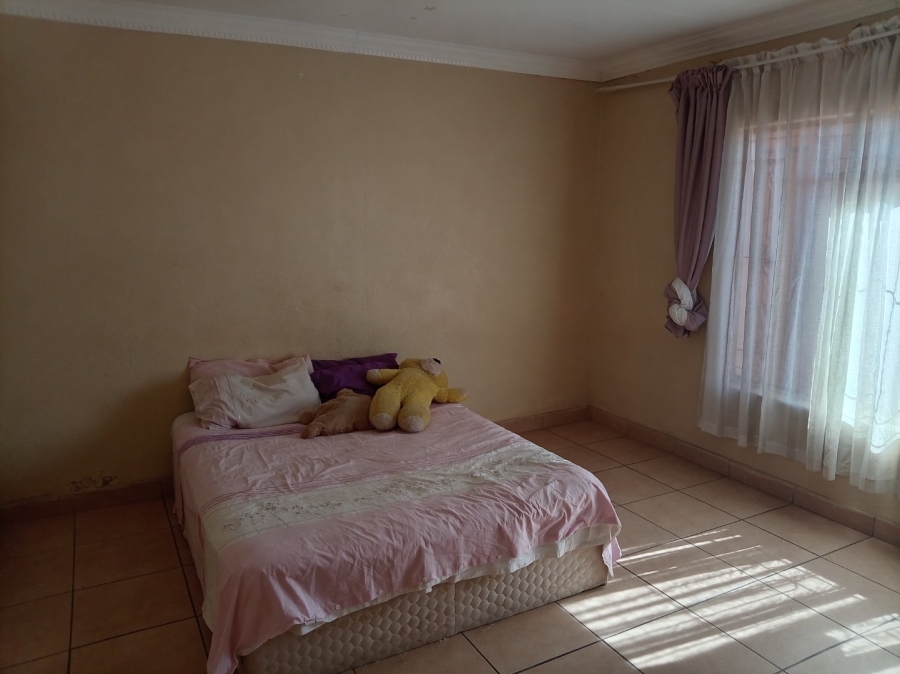 To Let 4 Bedroom Property for Rent in Soshanguve BB Gauteng