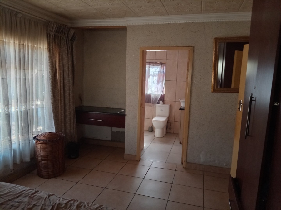 To Let 4 Bedroom Property for Rent in Soshanguve BB Gauteng